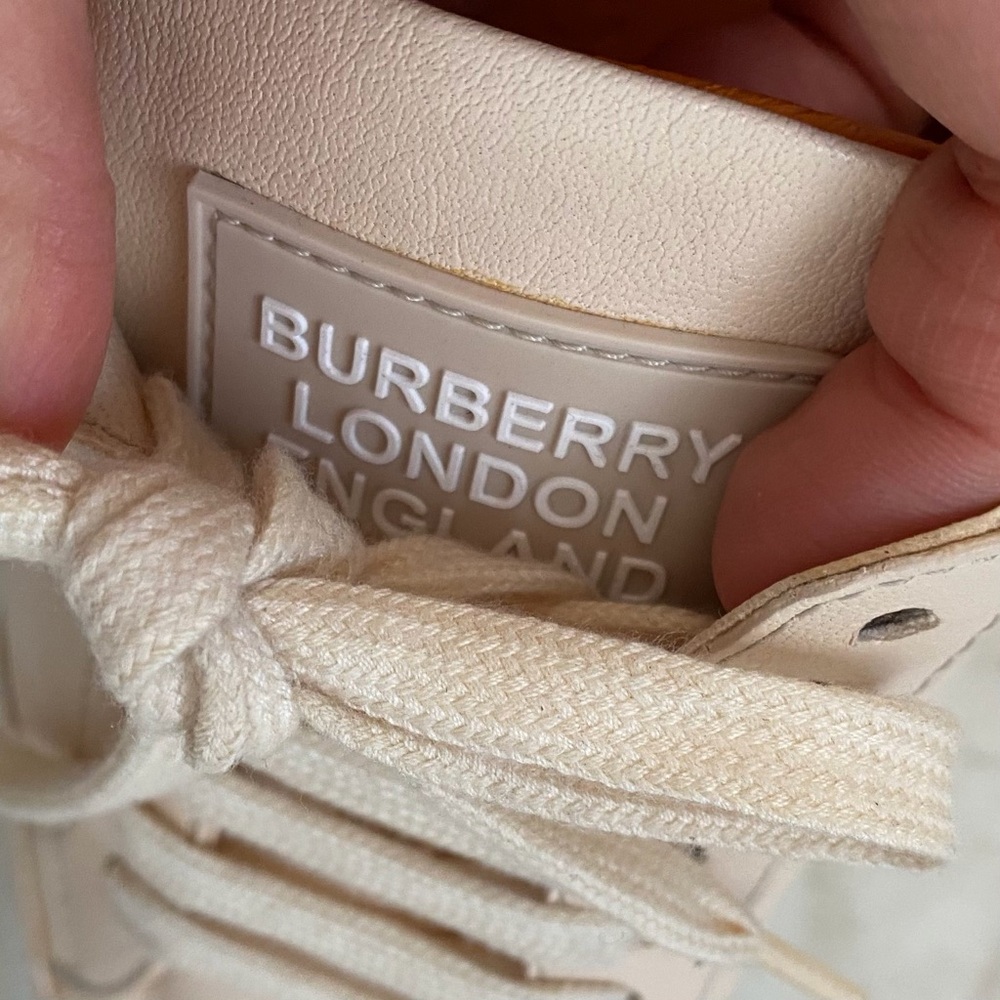 $540 Burberry Powder Cream Leather Low Top Lace Up Sneakers Size 8.5/38.5 - Picture 8 of 13